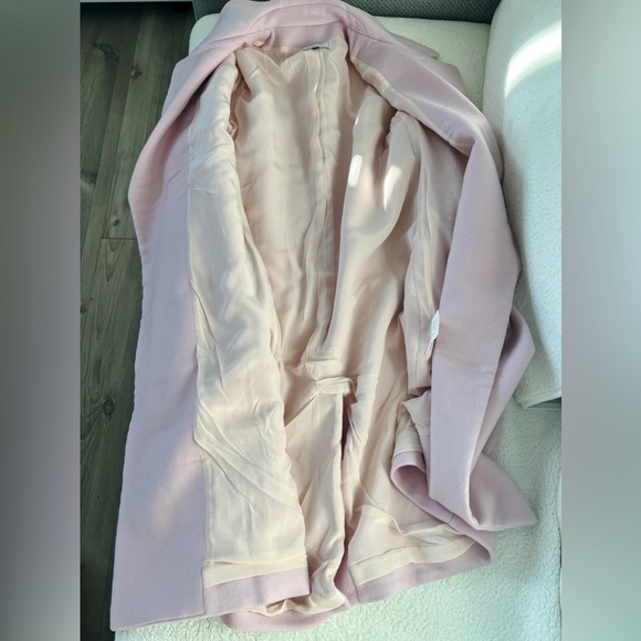 Elegant Pink Wool Coat with Mulberry Silk Lining Timeless Luxurious Design Dior - Picture 5 of 9